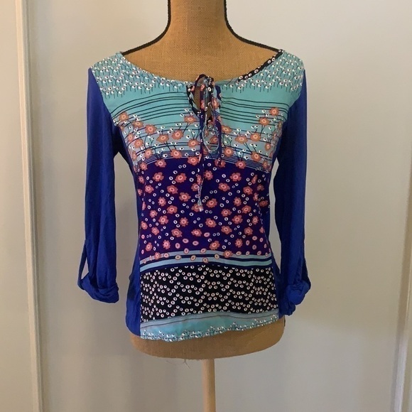 Guadyme.com Tops - Guadyme.com Women's Blouse